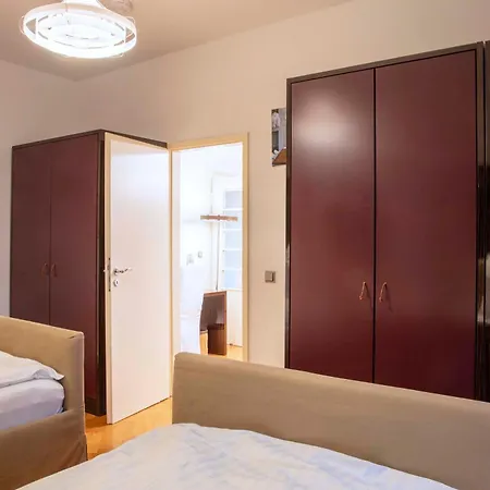 Top-designerwohnung In Messenaehe Apartment Düsseldorf